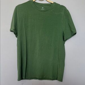 H&M Men's Short Sleeve Crew Tee in Forest Green